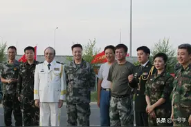 一首《母亲》听了多少年，那年沙场偶遇歌唱家阎维文图片