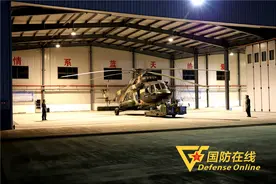 直升机也有“私人医生”，来看看陆航机务兵的高标准精细化保障图片