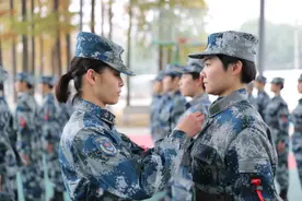 军旅周记看新训女兵的心路历程：爸妈，你们看到我的成长了吗？图片