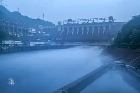 新安江大坝：好久不见，听说你今天泄洪了？大部分时间你是安静的图片