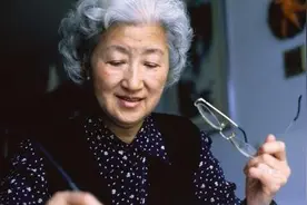 提醒中老年人：别再乱信这5种补钙食物了，吃得越多越危险图片
