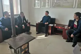 天水市文化和旅游局党组书记、局长李玉进赴脱贫攻坚联络点和帮扶户开展联络帮扶活动图片