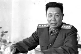开国上将患牙病，特批三克黄金去补牙，补好后却被警卫员偷走了图片