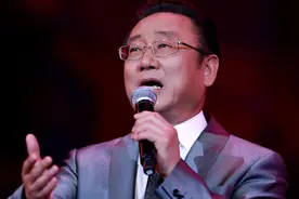 国内赚钱，国外花，还被敲诈90万，74岁的蒋大为晚节不保？图片