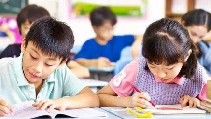 孩子的童年需要经典的寓言故事来充实，这会对他们的人生有启发