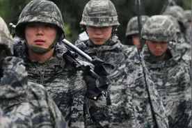 人均神枪手，还敢在美国大战黑人，韩国兵役制度堪称变态图片