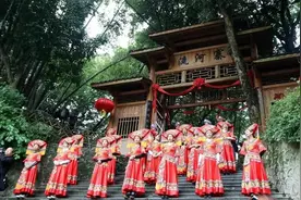 壮族·刘三姐歌谣 这边唱来那边和图片