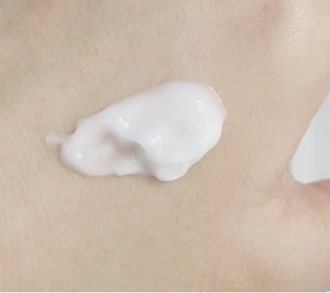 尿素身体乳含激素吗