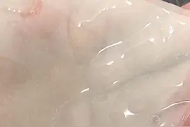 天上下了一场奇怪的“果冻雨”，镇上的人都神秘得病，相当诡异图片