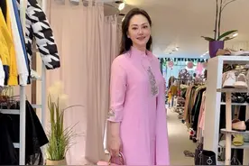 大宋佳嫁老外后罕露面！在国外开时尚店，性格随和看不出来已59岁图片