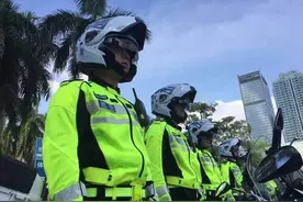 新式短袖交巡警骑行服全国首推，轻装执勤，您可中意？图片