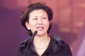 邵逸夫耄耋之年娶了方逸华，周凯旋陪李嘉诚29年，何时能转正？图片