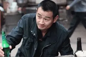 《万箭穿心》：愿你也有一个能为你摇下车窗的建建图片