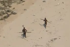 当今世上仅存的原始人种，上万年都未进化，堪称人类的“活化石”图片