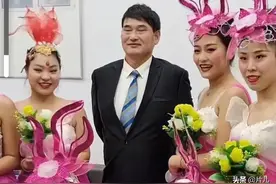 大衣哥女儿现身减肥，自曝理想体重瘦到100斤，获网友鼓励图片