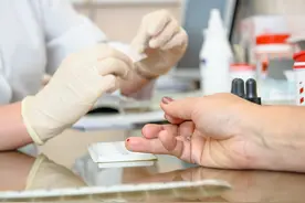 糖尿病患者的福音！免去每天扎手指的痛苦，动态血糖仪了解一下图片