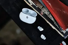 苹果发布新款降噪耳机，比AirPods Pro便宜一半图片
