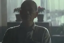 八点钟，有骨气，向《黑社会》4位已逝老戏骨敬杯酒图片