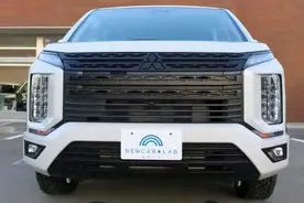 三菱得利卡亮相港口，3排座椅配2.0T，GL8感到沉重压力图片