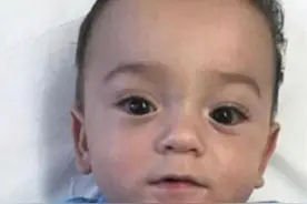 新生宝宝酷似外星人，妈妈坚持留下，一年后对比，差别真是太大了图片