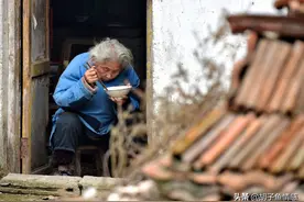 80岁老人哭诉：在孩子家轮流养老后，我才明白，自己晚年该去哪儿图片