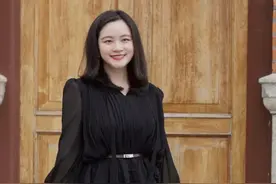 “胸大”的女人，尽量少穿这4种“上衣”，俗气又显胖，特没档次图片