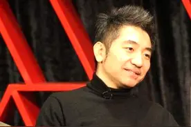 《好春光》吴彤：21岁创建乐队，33岁遭其"开除"，今如何？图片