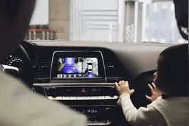 二胎家庭需要一款什么样的车？图片
