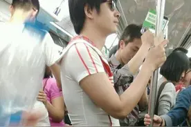 笑岔气的搞笑图片：我要投诉你们银行的工作人员图片