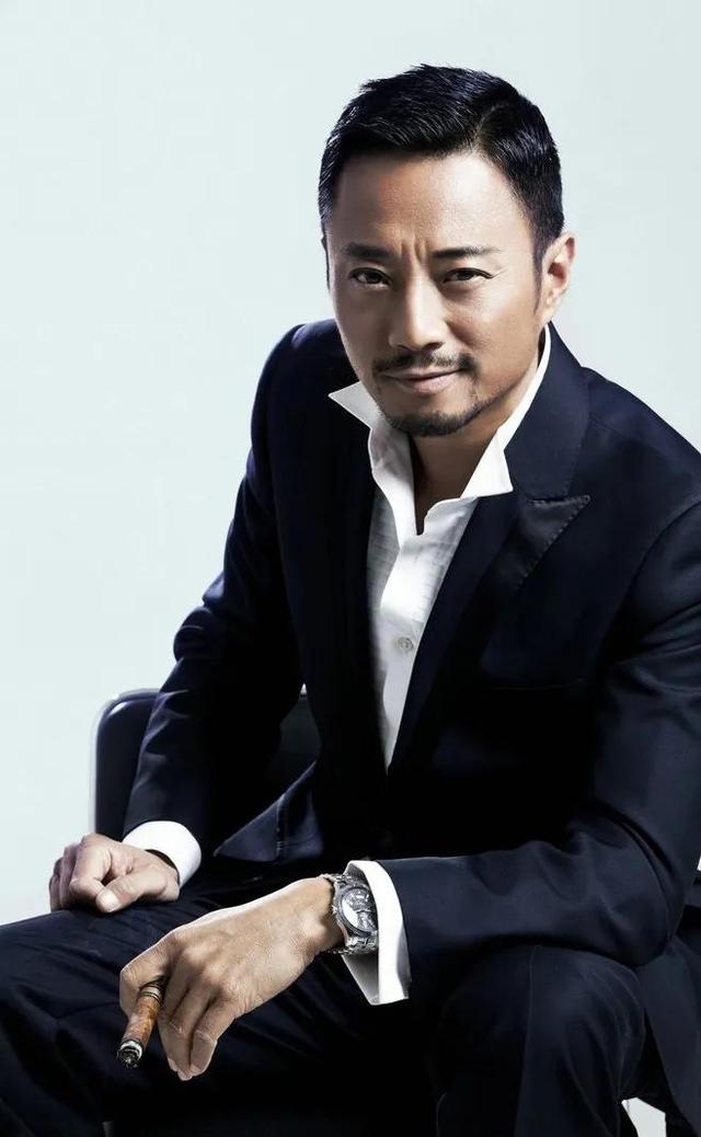 年轻时很一般,老了却变帅的男明星,只服这7个