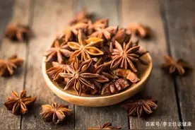 厨房内的3种调味料，或会伤肝，为了肝脏着想，炒菜时要少放些图片