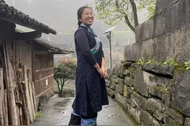 回老家探亲时被游客敲门蹭饭，她萌生妙招：开一家民宿推广苗族文化图片
