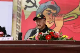 青春心向党 百炼终成钢——邯郸市三中钢苑校区举办庆祝建党100周年系列活动之“党的光辉照我心”主题报告会图片
