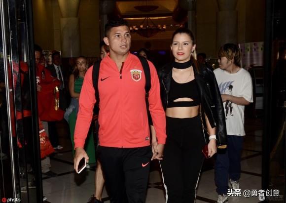 归化球员埃尔克森在中国的两次婚姻，如今“归化二代”即将出世
