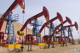 我国石油依靠进口，为何还要出口成品油，卖的价格还比国内低？图片