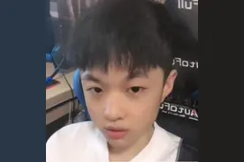 国服最强韩信称号换人，九天狐单挑寂然，打得寂然认输投降图片