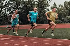 1000米跑进3分难吗图片