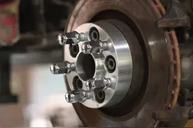 改装法兰盘，确实能增强车子稳定性！但这4个弊端不妨先了解一下图片