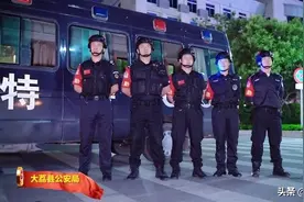警灯常亮 警车常见 警察常在——大荔民警织密巡逻网守护平安图片