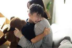 娃在幼儿园过得好不好？回家后的表现就能看出端倪，老师难以瞒住图片