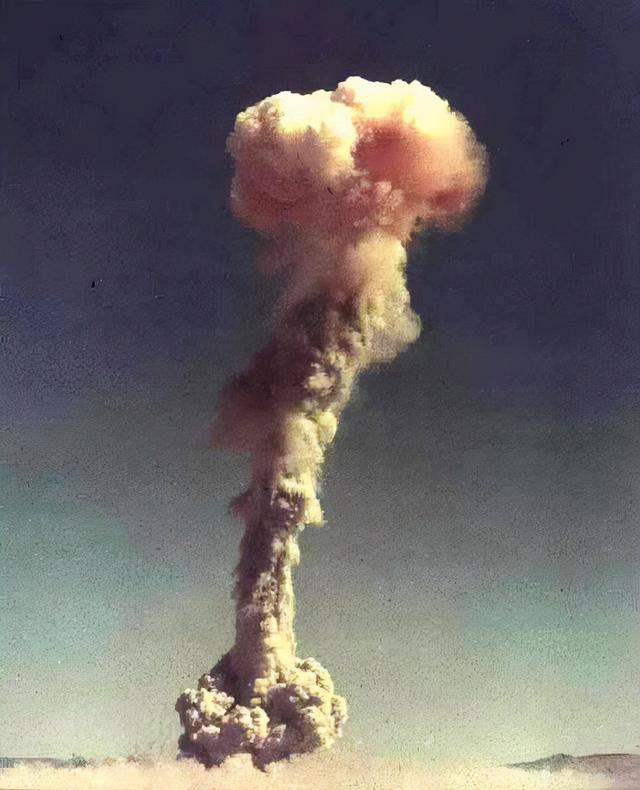 最全合集：88张核爆实验高清照片，全世界已知大型核爆实验2048次
