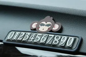 为何很多人不在车上留挪车电话？很多车主都已中招，麻烦事不断图片