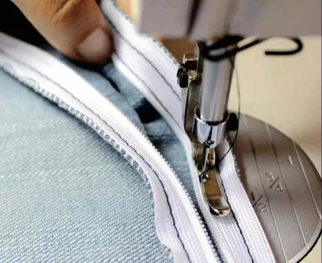 衣服拉链坏了别担心,一根吸管就修复,太省事啦(拉链怎么装回去) - 冷