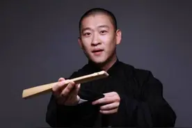 网曝曹云金“听云轩”已倒闭！剧场破败成仓库，转行做直播被骂？图片