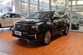 大七座SUV，价格便宜2.0T+6AT，保值率高，带你看广汽传祺GS8图片