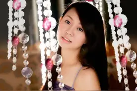 卓依婷隐婚多年，今携女强势回归，发福认不出图片