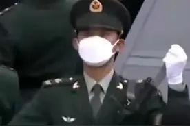 那个突然手握刺刀尖的战士找到了#图片