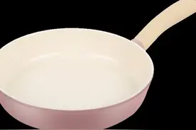 陶瓷平底锅和麦饭石平底锅哪个更好？图片