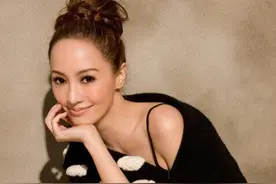 另类豪门女关颖，出身好也要自律，幸福源自从容图片