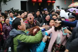 被人打了，千万不要还手，法律会教你正确的做法图片